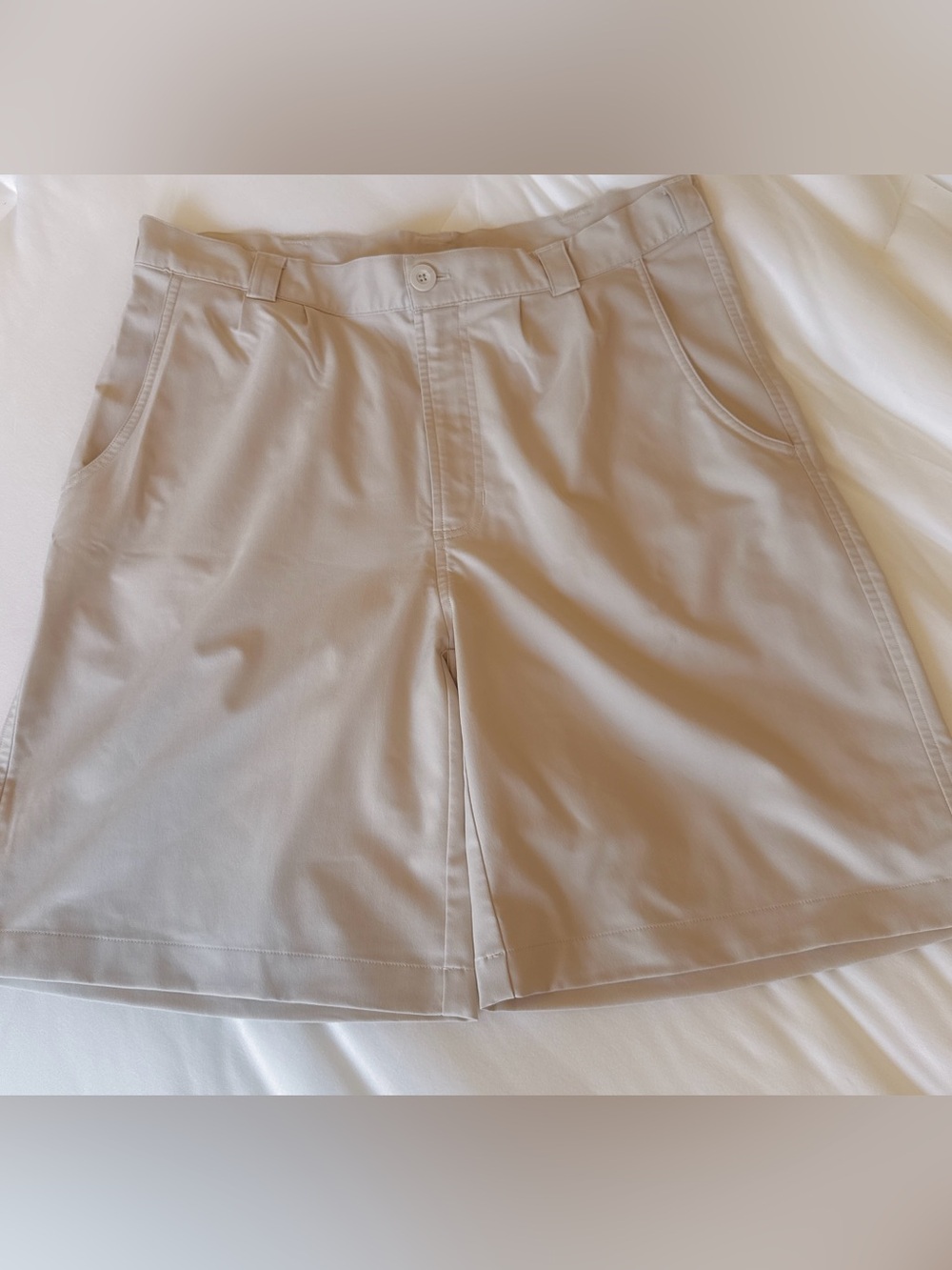 Under Armour Golf Shorts Mens 34 Khaki Beige Pleated Front Performance Golf